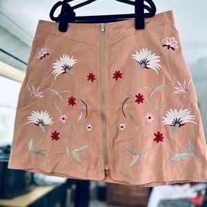 Embroidered mini skirt